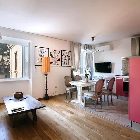 Panorama Old Town By Duhomes Appartement